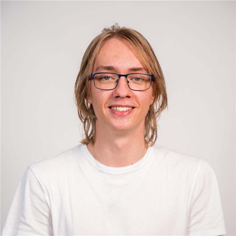 Professionelles Portraitfoto von Simon Schiller